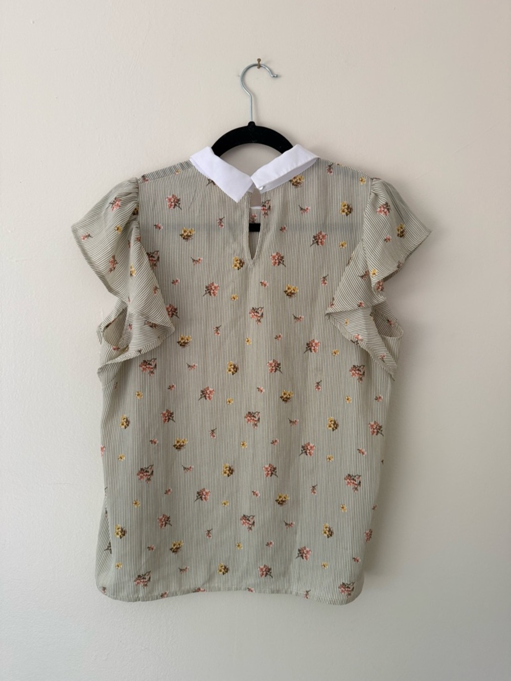 Peter Pan Collar Flutter-Sleeve Blouse Sage Green White Floral Size XL - NWOT - Picture 3 of 15